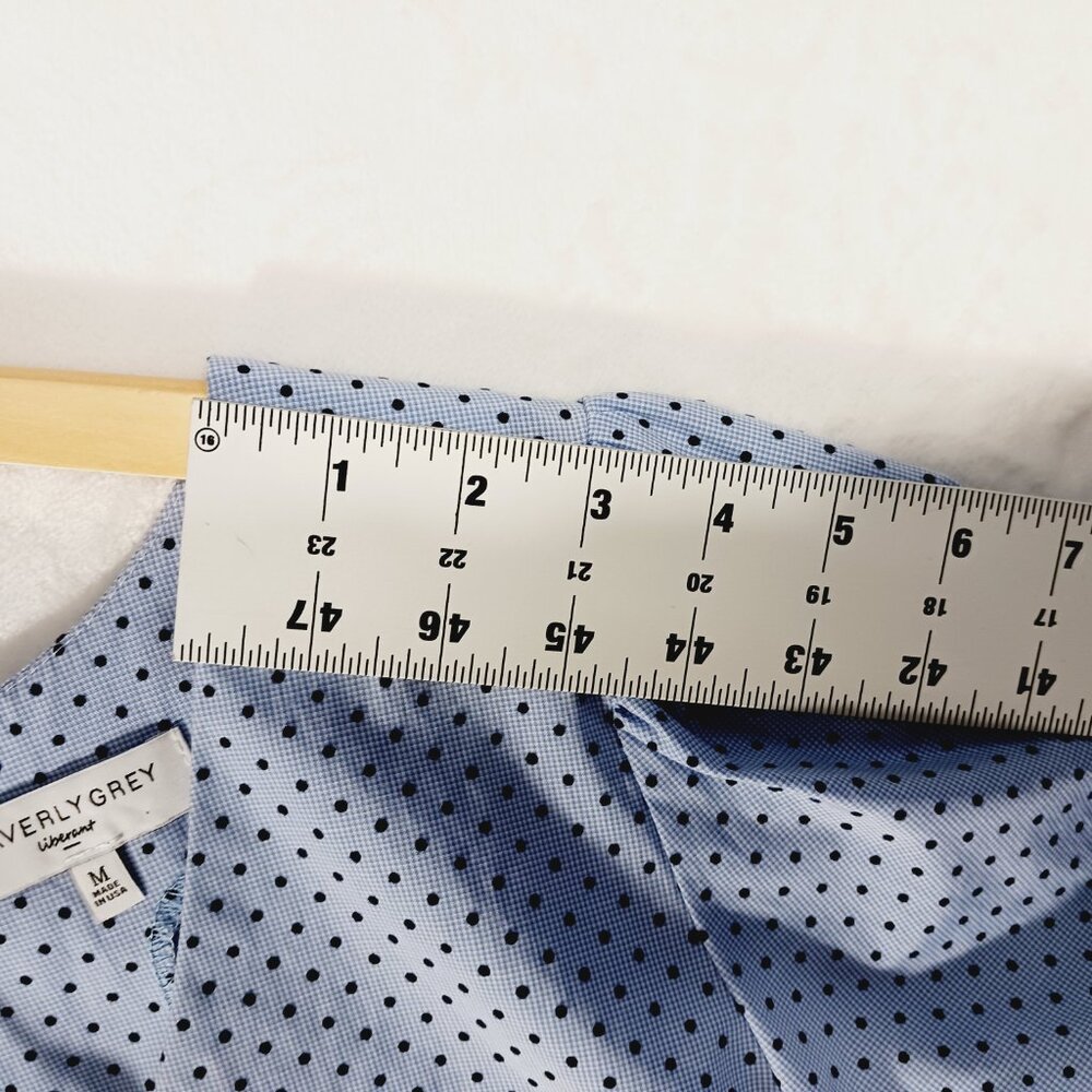 Waverly Grey Anthropologie, MED., Lt. Blue / Navy Polka Dot Top, 4 Ties on Back - Picture 13 of 14